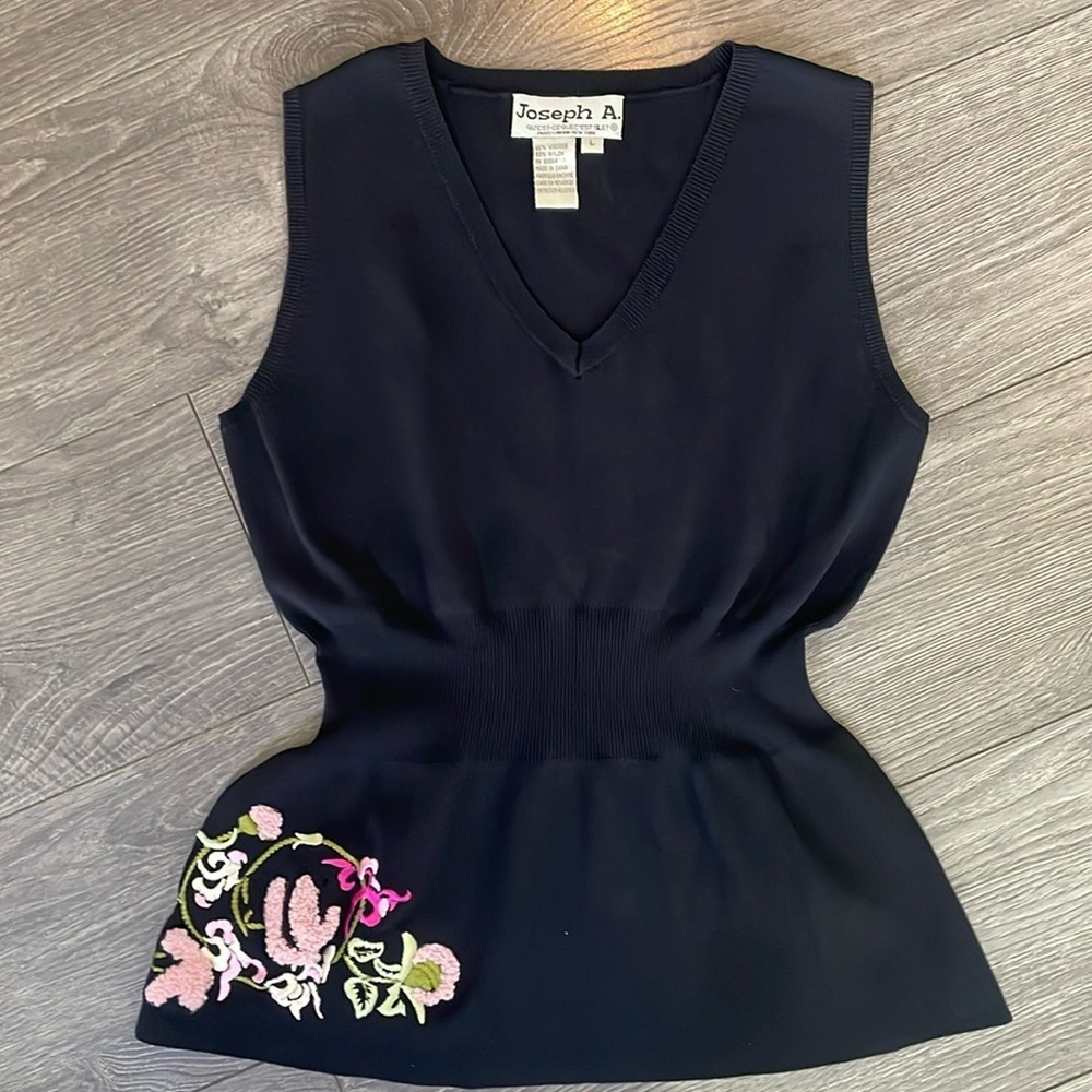 Hot deal Joseph A. black with design womens top size large
